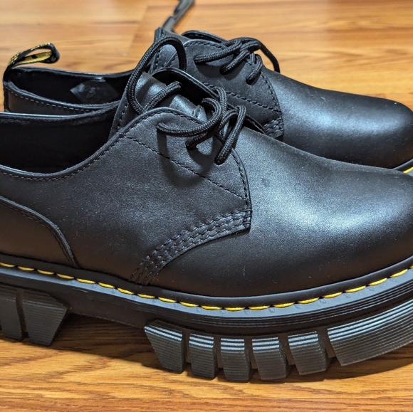 Dr. Martens Women's Audrick Lace Up Oxfords - Picture 8 of 10